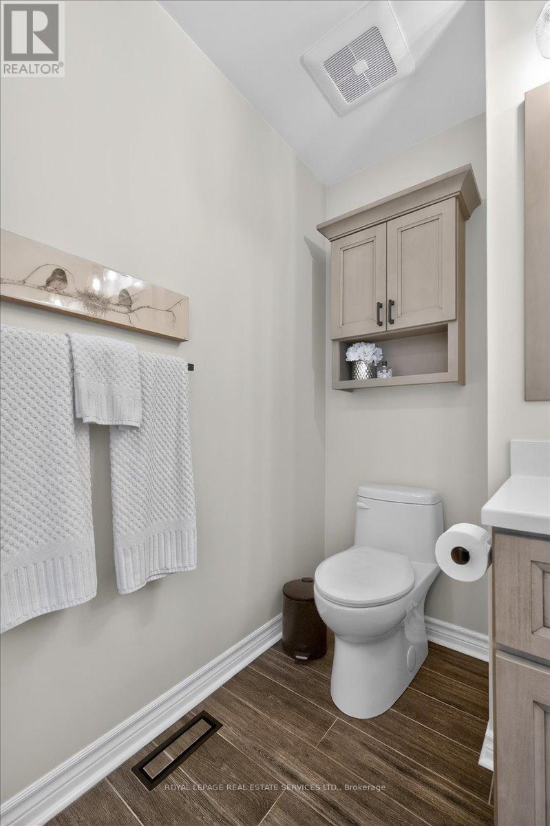 












519 RIVER GLEN BOULEVARD

,
Oakville,




Ontario
L6H6N4

