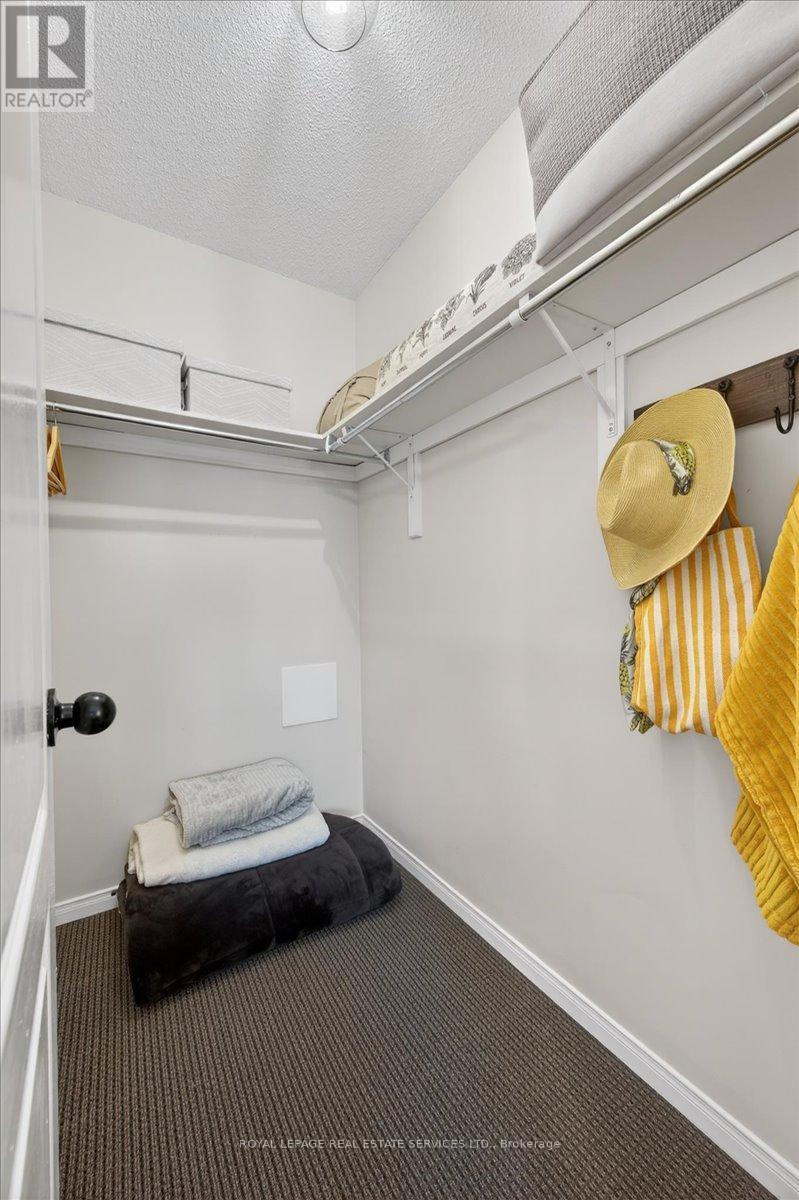 












519 RIVER GLEN BOULEVARD

,
Oakville,




Ontario
L6H6N4

