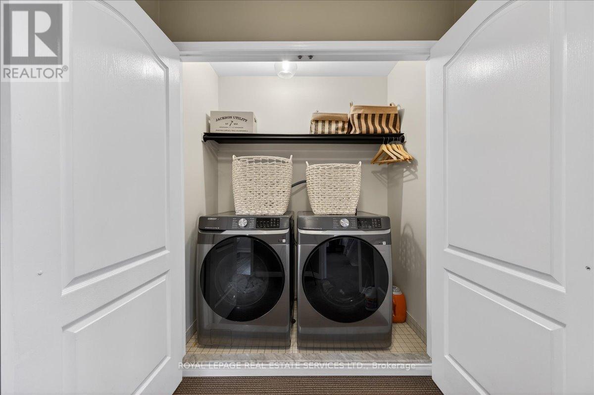 












519 RIVER GLEN BOULEVARD

,
Oakville,




Ontario
L6H6N4

