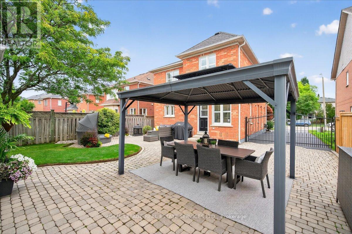 












519 RIVER GLEN BOULEVARD

,
Oakville,




Ontario
L6H6N4

