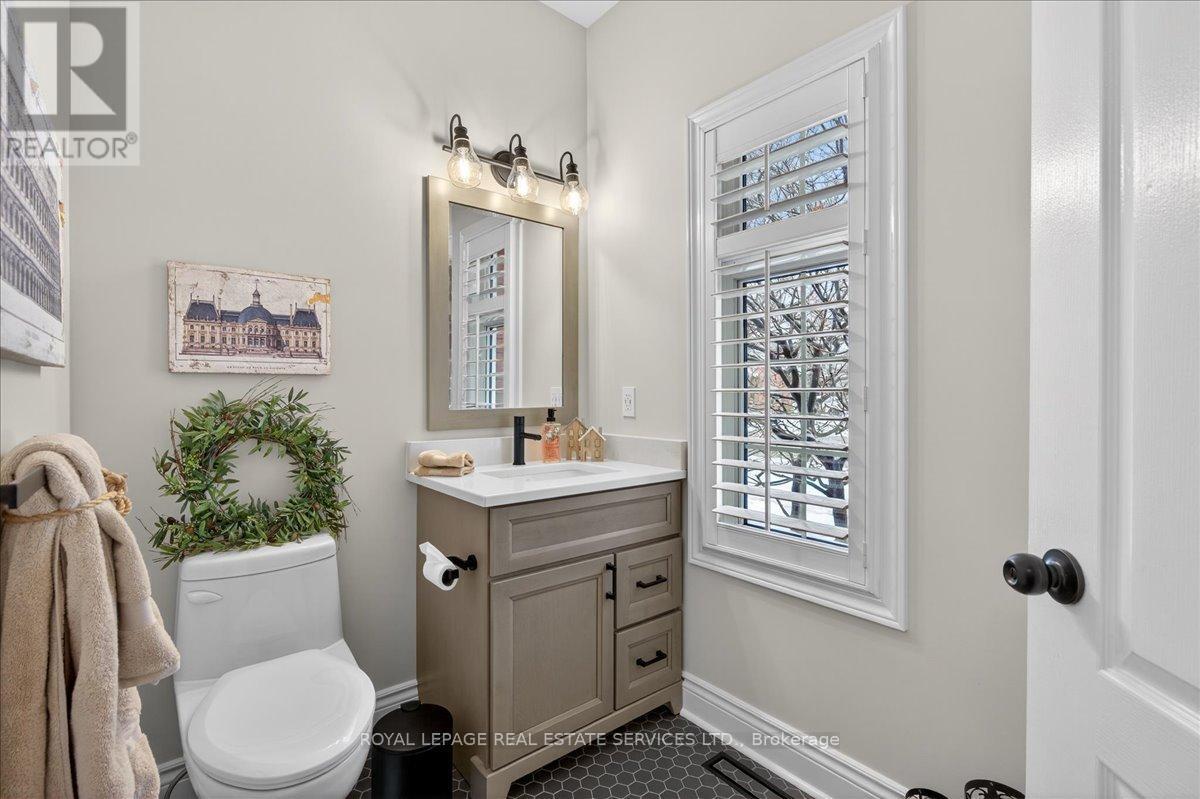 












519 RIVER GLEN BOULEVARD

,
Oakville,




Ontario
L6H6N4

