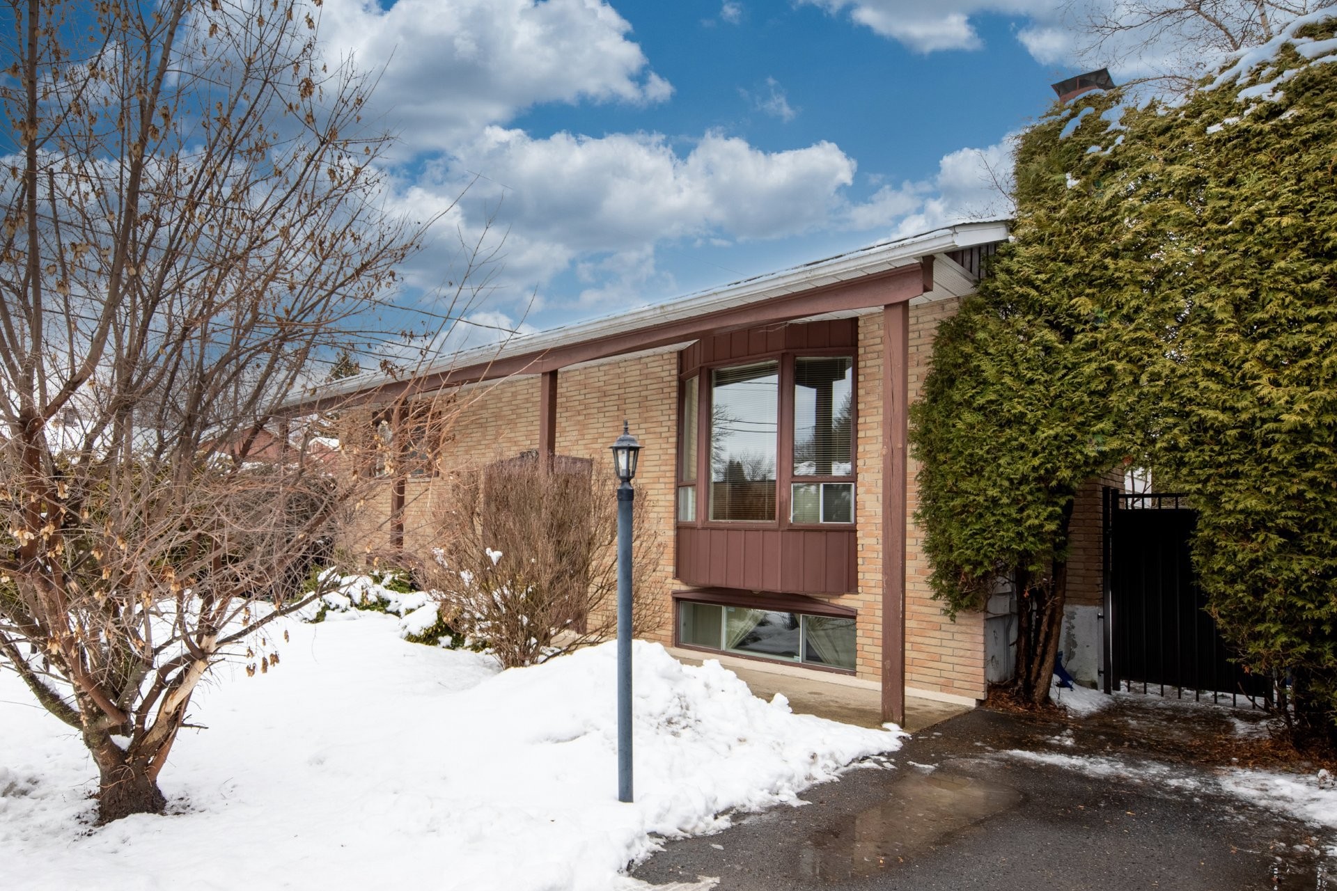 









102


Rue Perron

,
Saint-Basile-le-Grand,




QC
J3N1H5

