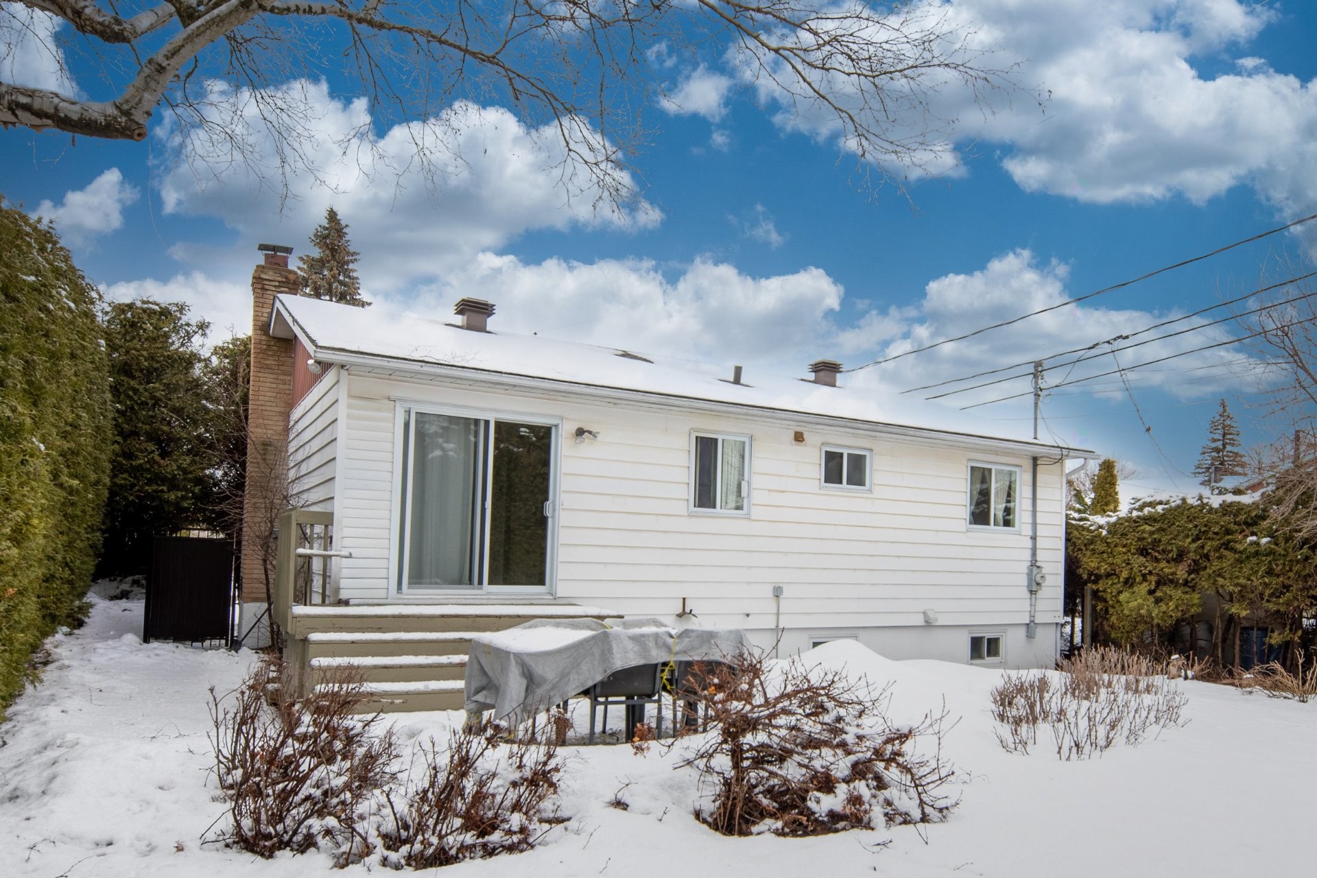 









102


Rue Perron

,
Saint-Basile-le-Grand,




QC
J3N1H5


