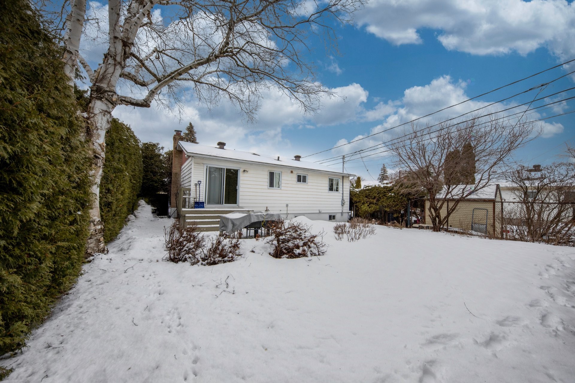 









102


Rue Perron

,
Saint-Basile-le-Grand,




QC
J3N1H5

