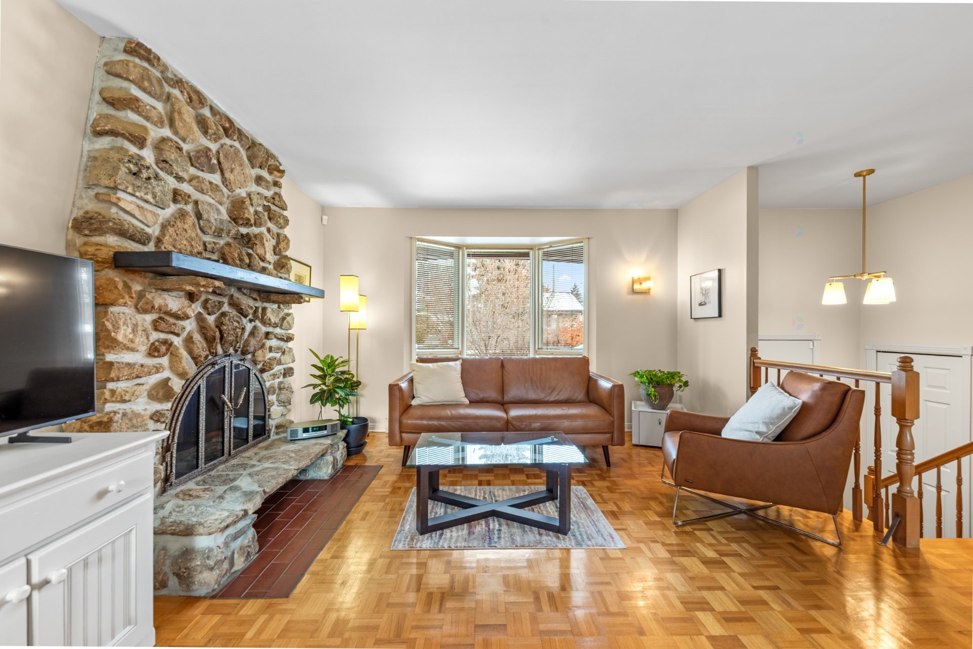









102


Rue Perron

,
Saint-Basile-le-Grand,




QC
J3N1H5

