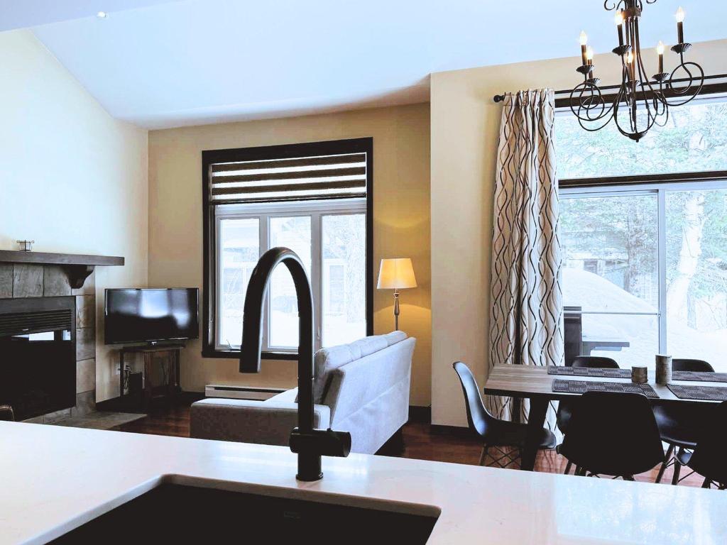 









1621


Ch. du Golf

,
Mont-Tremblant,




QC
J8E2K6

