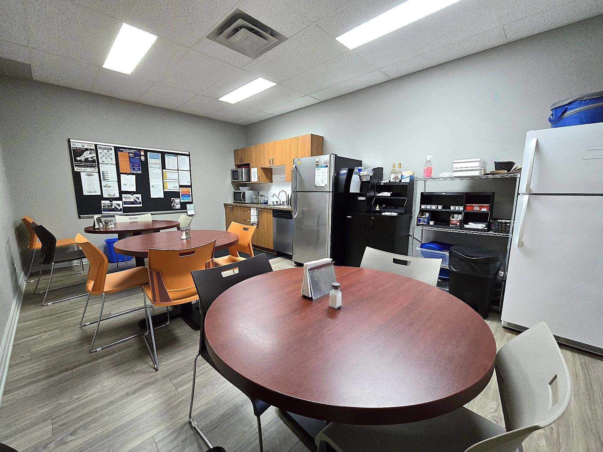 









3675


Boul. de la Grande-Allée

,
Boisbriand,




QC
J7H1H5

