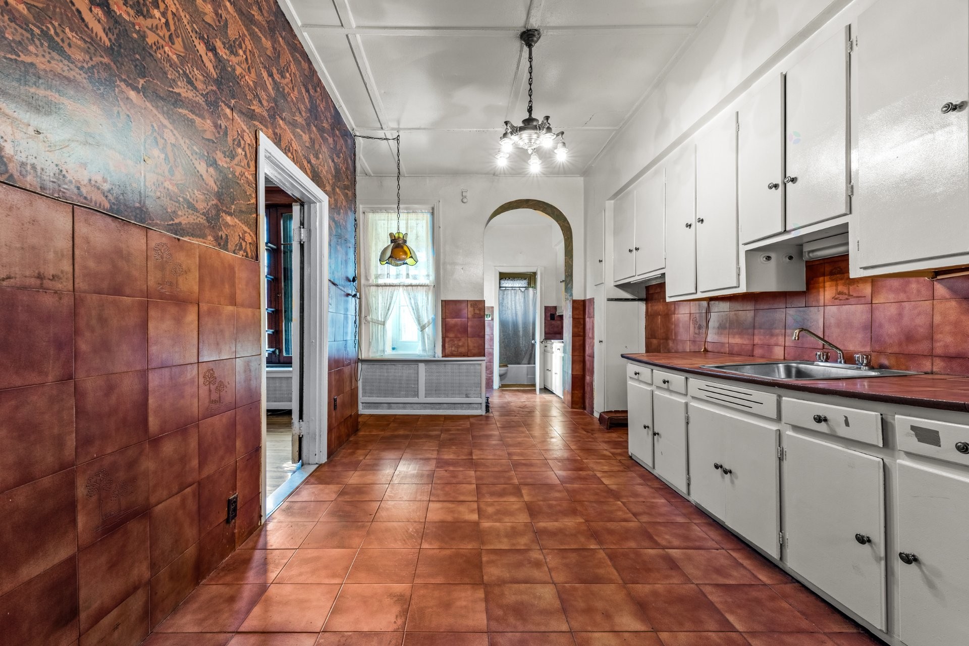 









464


Av. Bloomfield

,
Montréal (Outremont),




QC
H2V3R8

