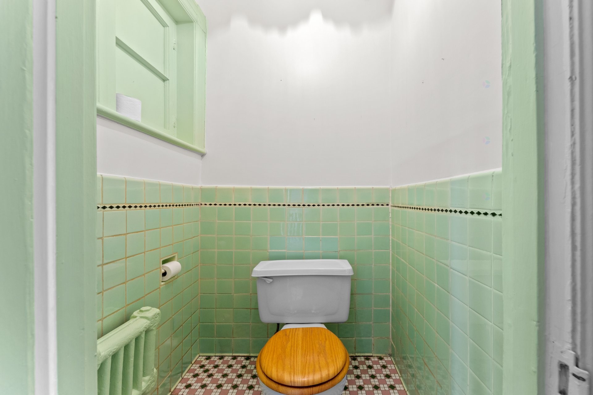 









464


Av. Bloomfield

,
Montréal (Outremont),




QC
H2V3R8

