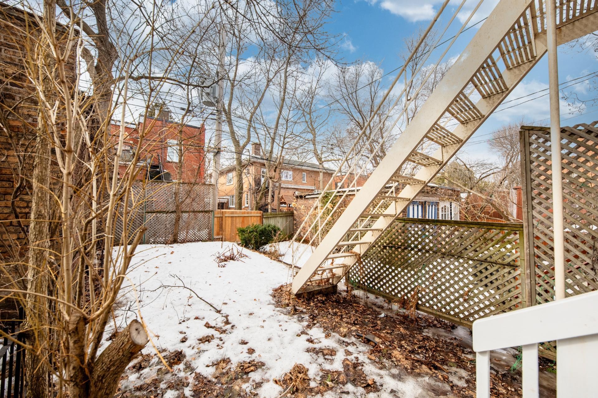 









464


Av. Bloomfield

,
Montréal (Outremont),




QC
H2V3R8

