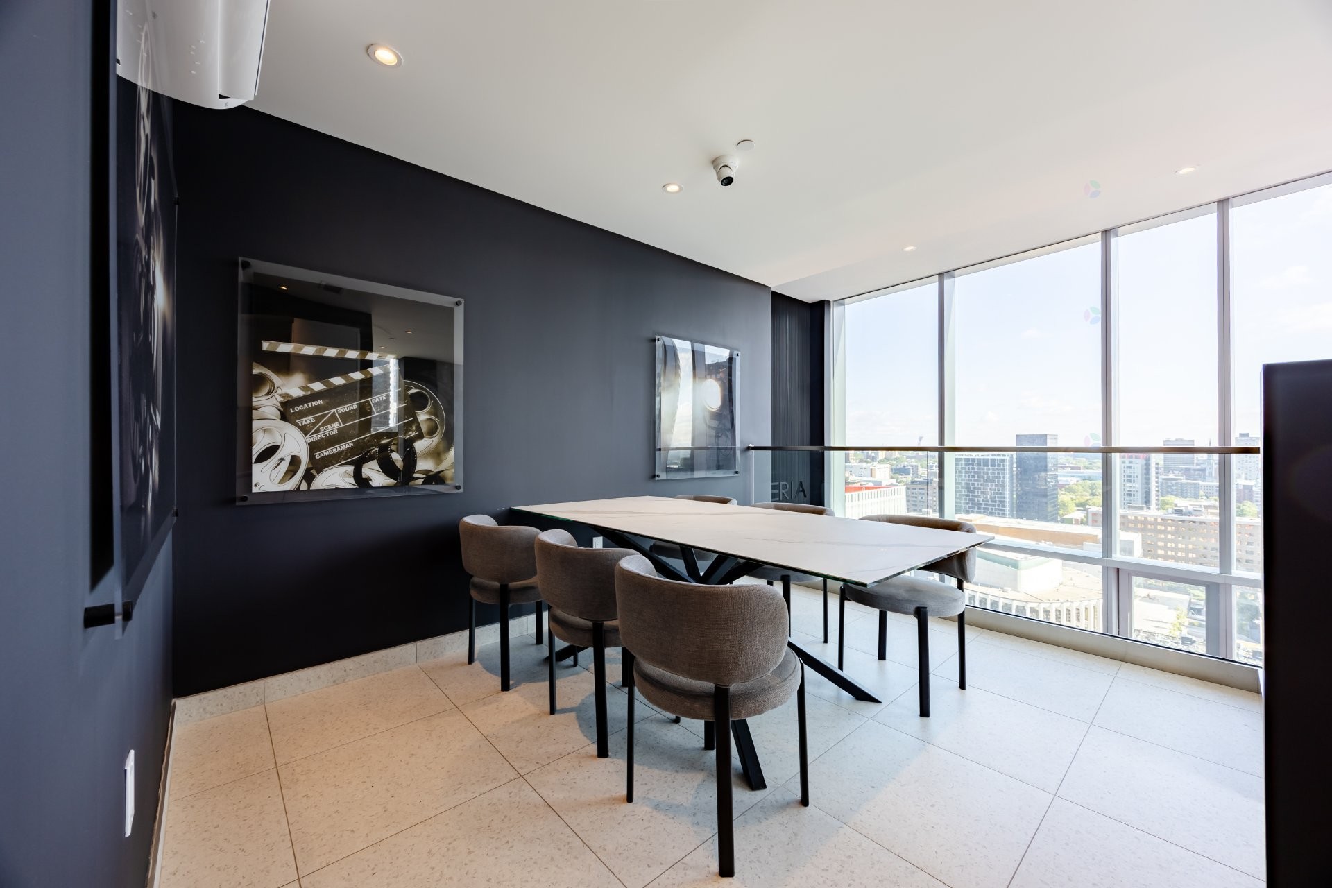 









360


Rue Mayor

, 1606,
Montréal (Ville-Marie),




QC
H3A0J4

