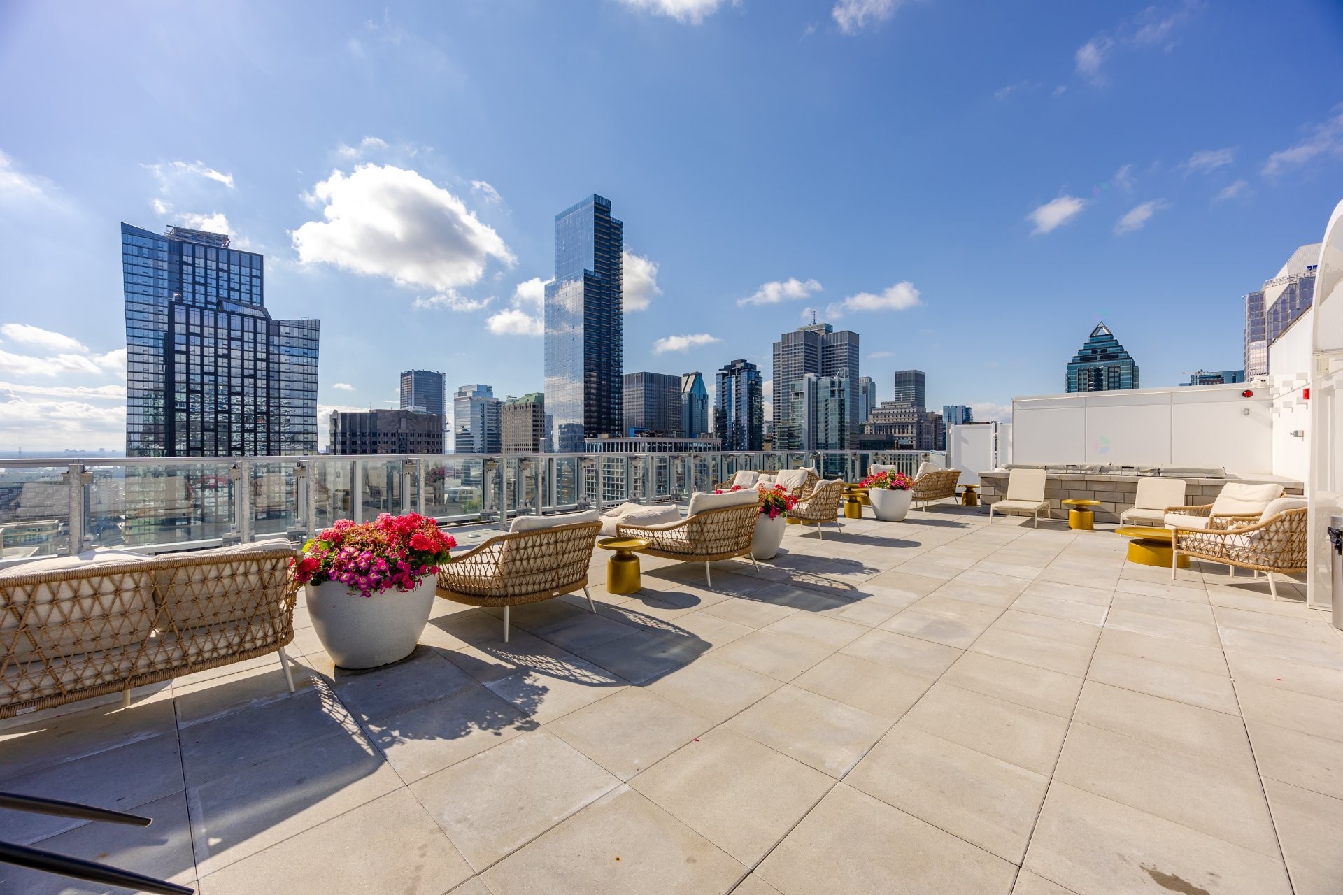 









360


Rue Mayor

, 1606,
Montréal (Ville-Marie),




QC
H3A0J4

