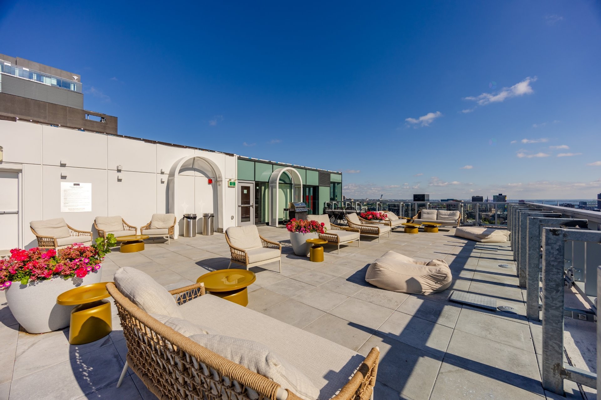 









360


Rue Mayor

, 1606,
Montréal (Ville-Marie),




QC
H3A0J4

