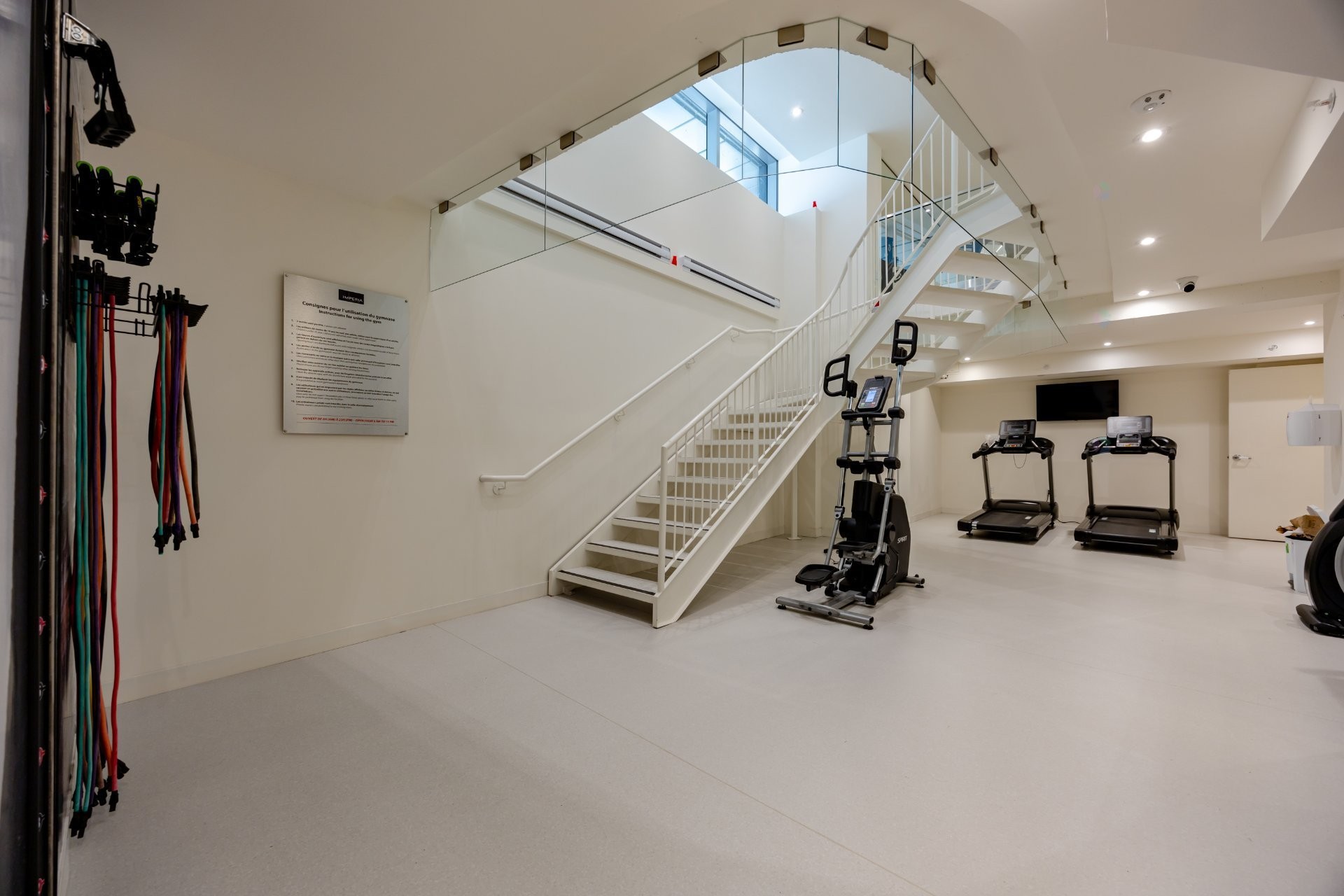 









360


Rue Mayor

, 1606,
Montréal (Ville-Marie),




QC
H3A0J4

