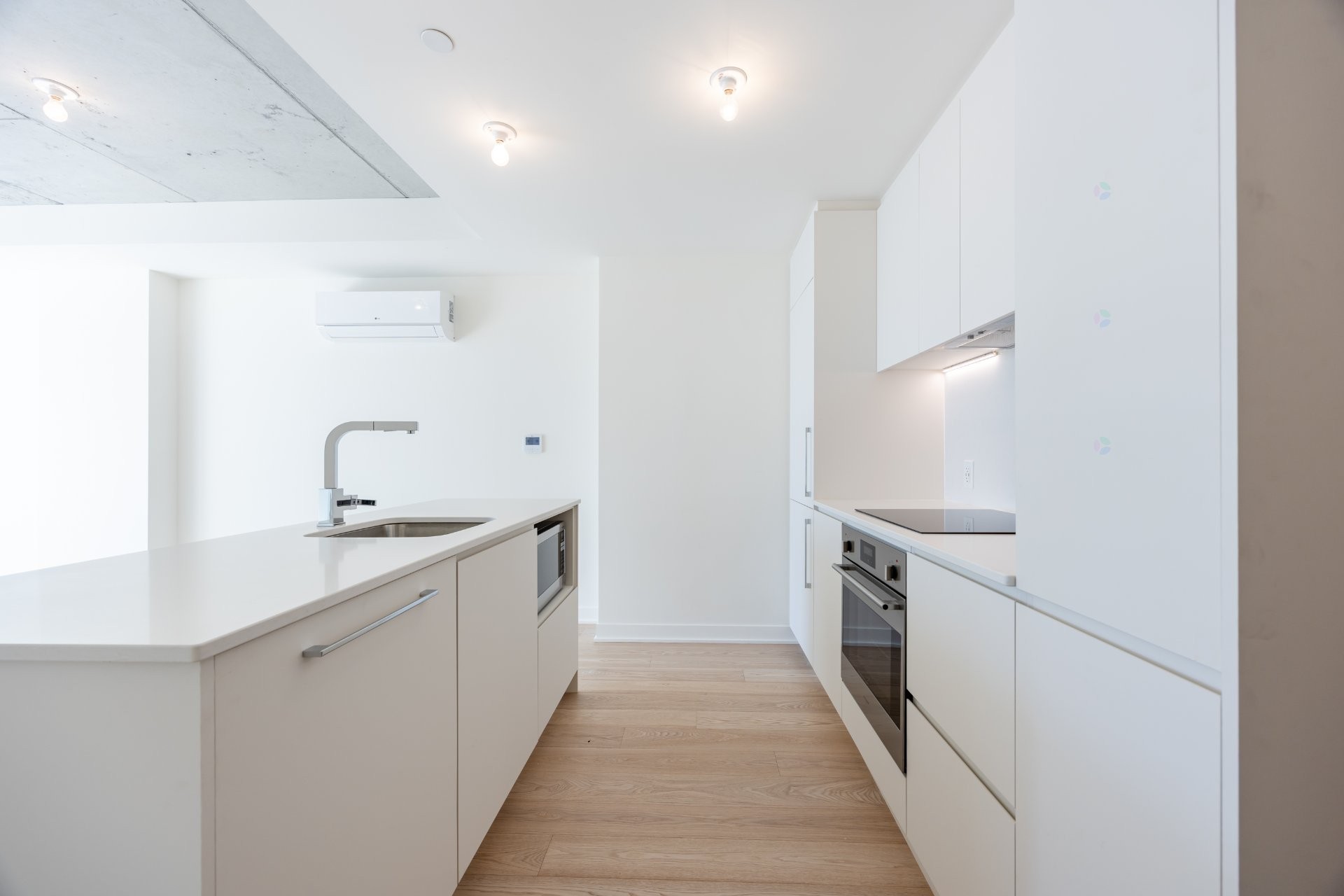 









360


Rue Mayor

, 1606,
Montréal (Ville-Marie),




QC
H3A0J4

