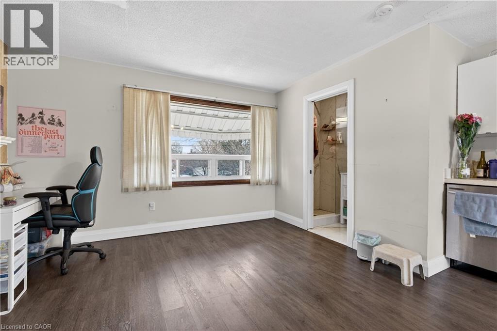 












150 EWEN Road Unit# 2

,
Hamilton,




Ontario
L8S3C7

