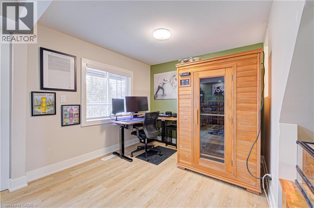 












345 NELSON Street

,
Brantford,




Ontario
N3S4E3

