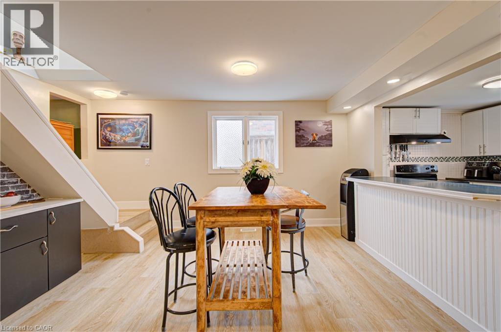 












345 NELSON Street

,
Brantford,




Ontario
N3S4E3

