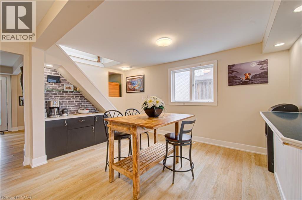 












345 NELSON Street

,
Brantford,




Ontario
N3S4E3

