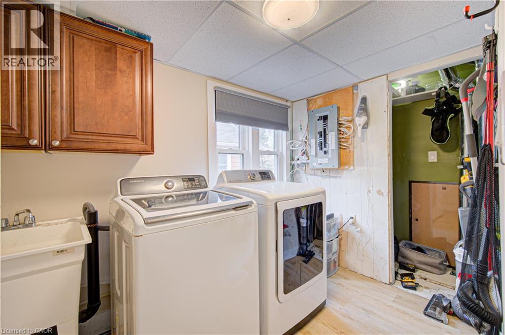 












345 NELSON Street

,
Brantford,




Ontario
N3S4E3


