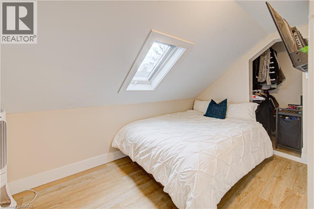 












345 NELSON Street

,
Brantford,




Ontario
N3S4E3

