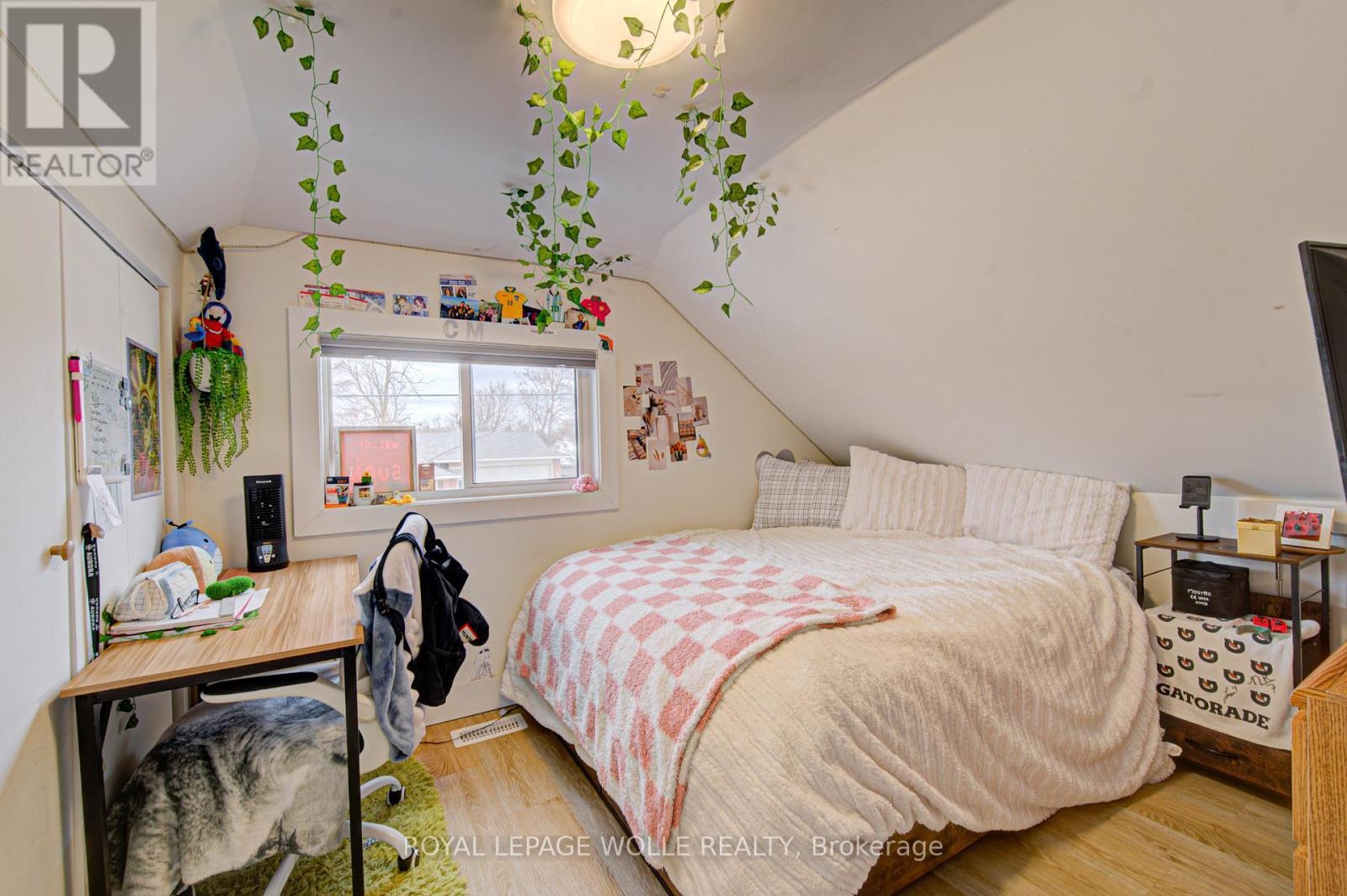 












345 NELSON STREET

,
Brantford,




Ontario
N3S4E3

