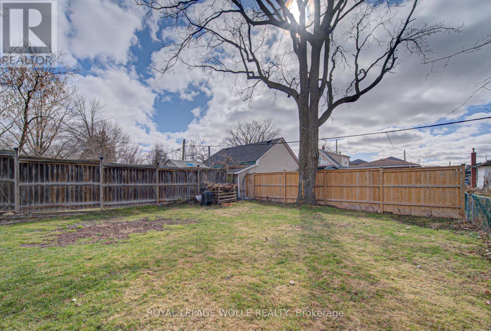 












345 NELSON STREET

,
Brantford,




Ontario
N3S4E3

