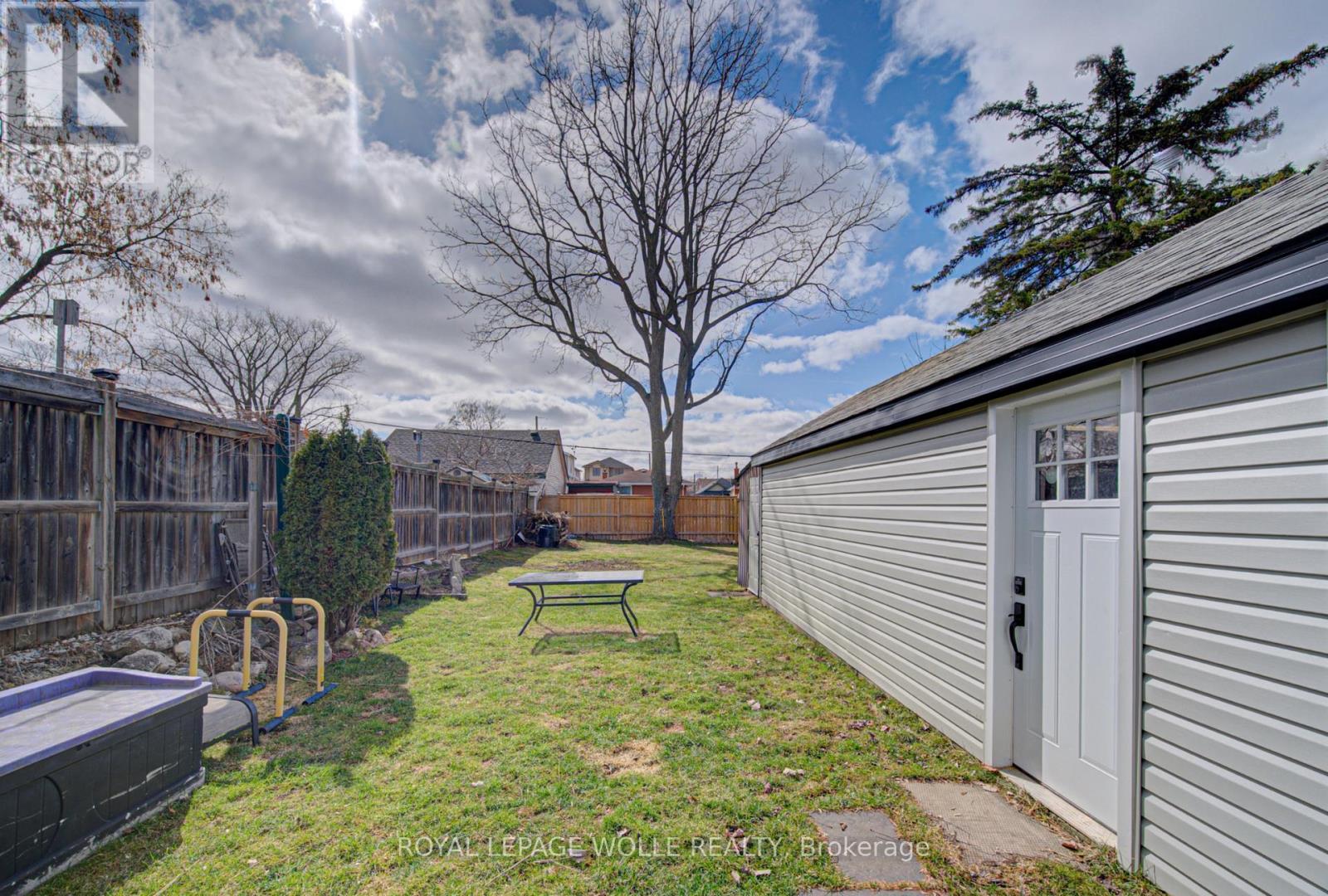 












345 NELSON STREET

,
Brantford,




Ontario
N3S4E3

