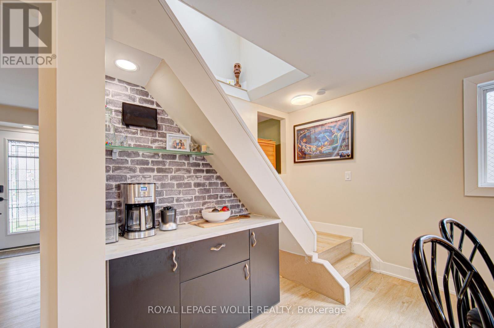 












345 NELSON STREET

,
Brantford,




Ontario
N3S4E3

