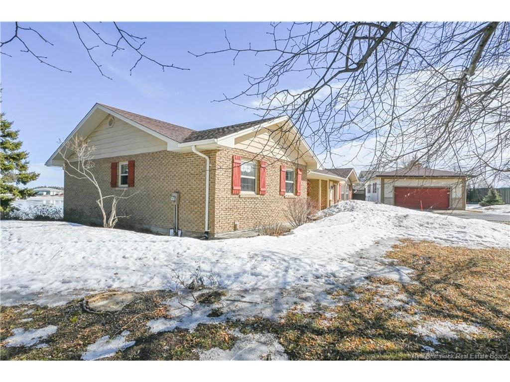 









401


Céline

ST,
Tracadie,




NB
E1X 1A4

