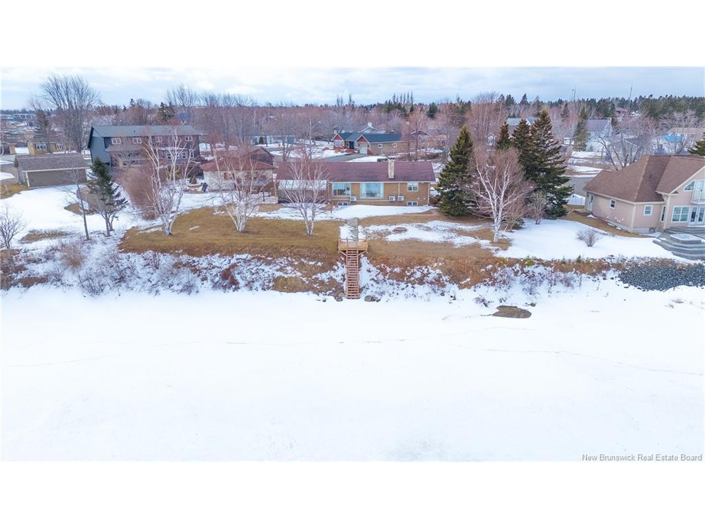 









401


Céline

ST,
Tracadie,




NB
E1X 1A4

