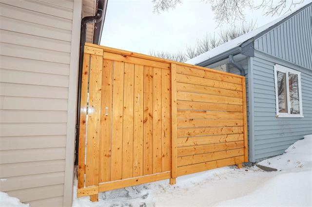 









1897


Bannatyne

AVE,
Winnipeg,




MB
R2R 0B3

