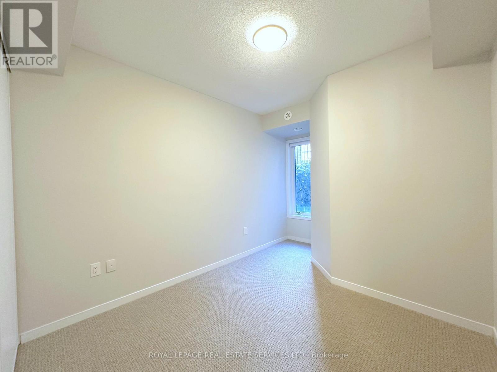 












513 - 35 VALLEY WOODS ROAD

,
Toronto,




Ontario
M3A2R5

