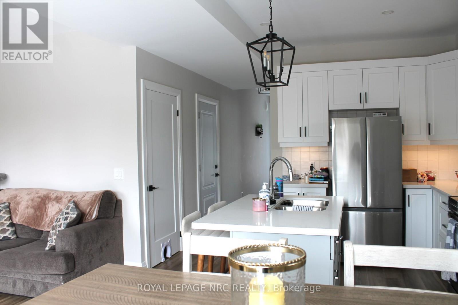 












19 CAMBRIDGE ROAD E

,
Fort Erie (Crystal Beach),




Ontario
L0S1B0

