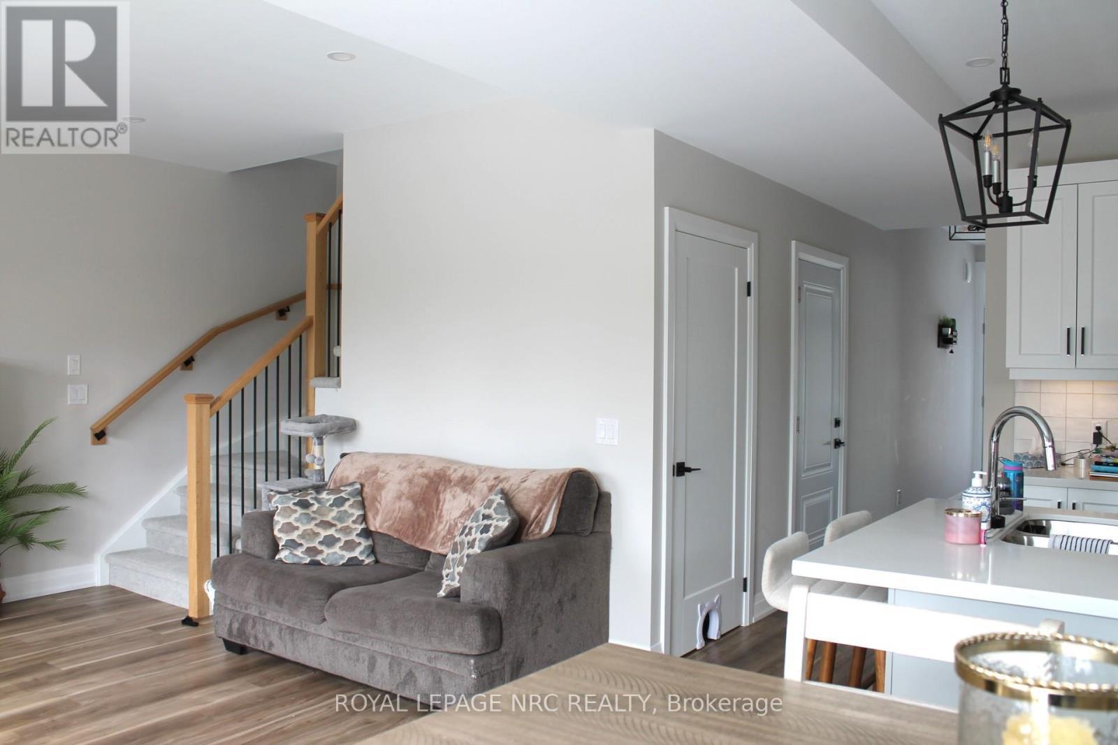 












19 CAMBRIDGE ROAD E

,
Fort Erie (Crystal Beach),




Ontario
L0S1B0

