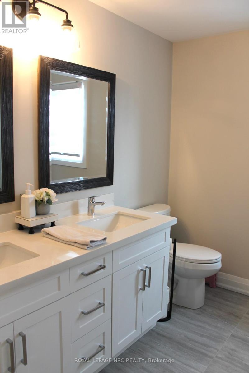 












19 CAMBRIDGE ROAD E

,
Fort Erie (Crystal Beach),




Ontario
L0S1B0

