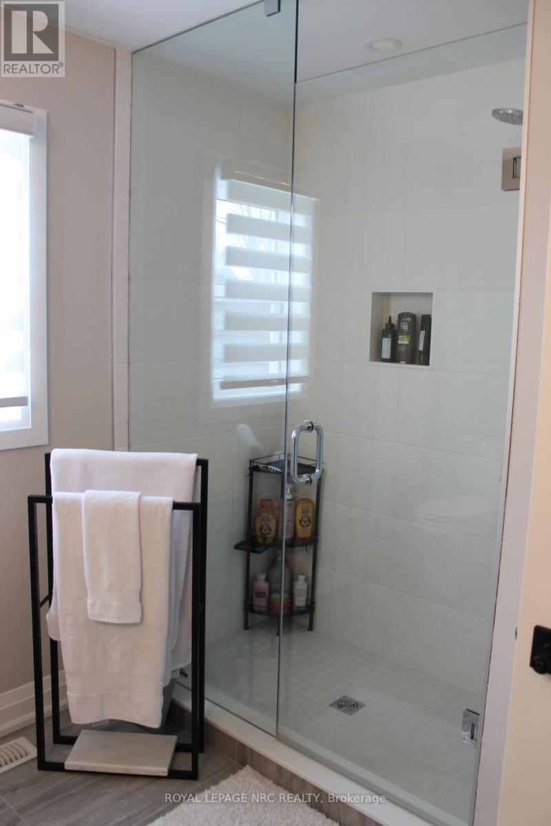 












19 CAMBRIDGE ROAD E

,
Fort Erie (Crystal Beach),




Ontario
L0S1B0

