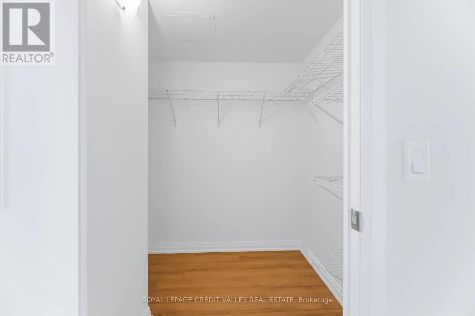 












206 - 30 VIA ROSEDALE

,
Brampton,




Ontario
L6R3Z9

