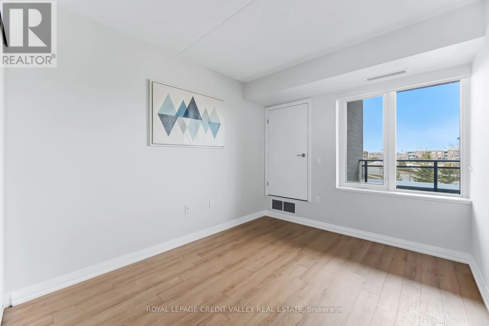 












206 - 30 VIA ROSEDALE

,
Brampton,




Ontario
L6R3Z9

