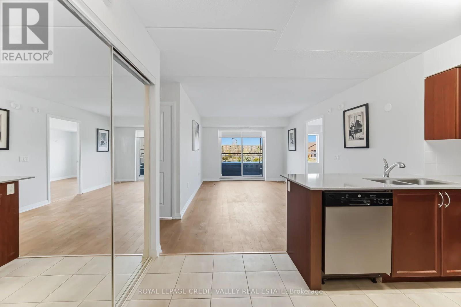 












206 - 30 VIA ROSEDALE

,
Brampton,




Ontario
L6R3Z9

