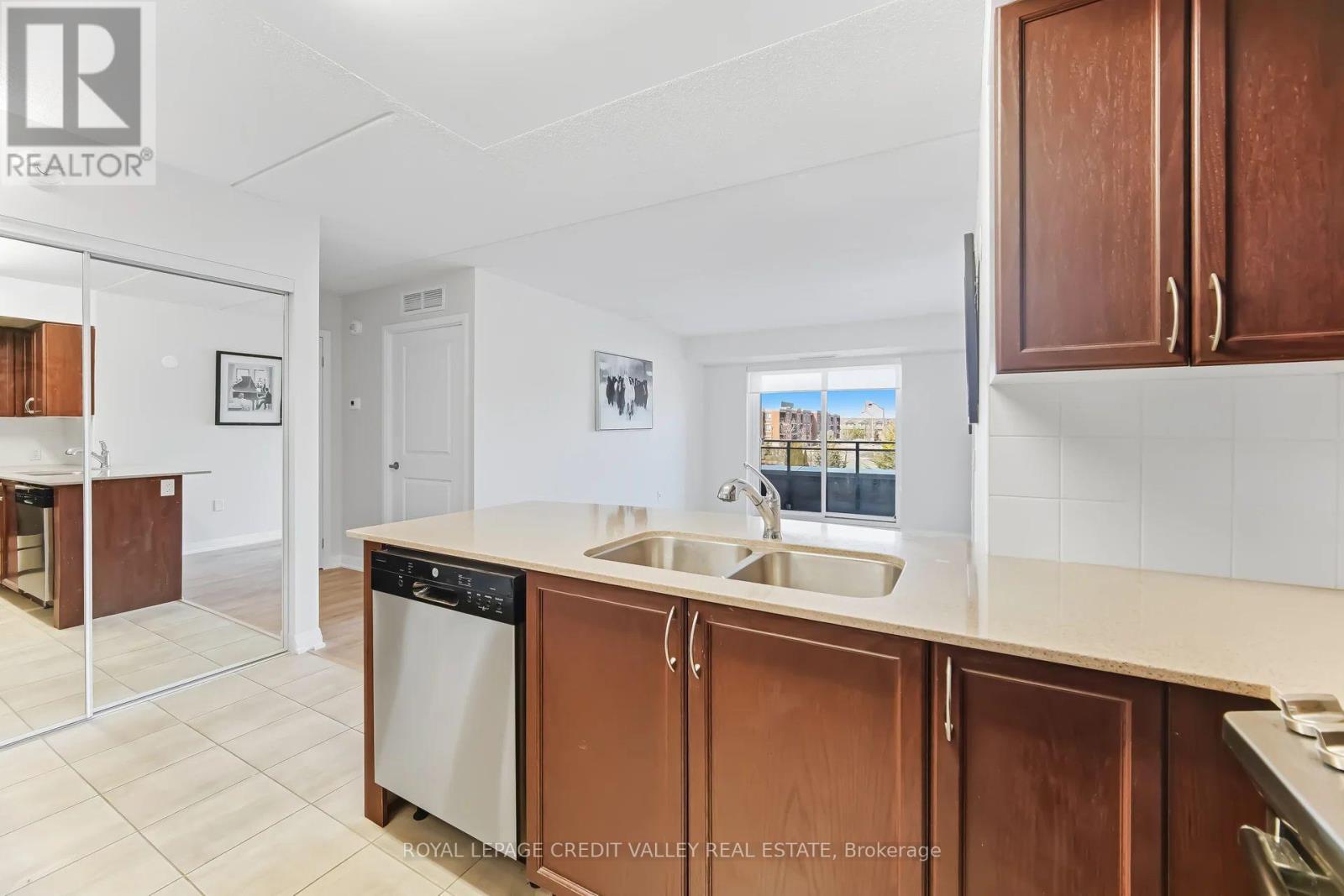 












206 - 30 VIA ROSEDALE

,
Brampton,




Ontario
L6R3Z9

