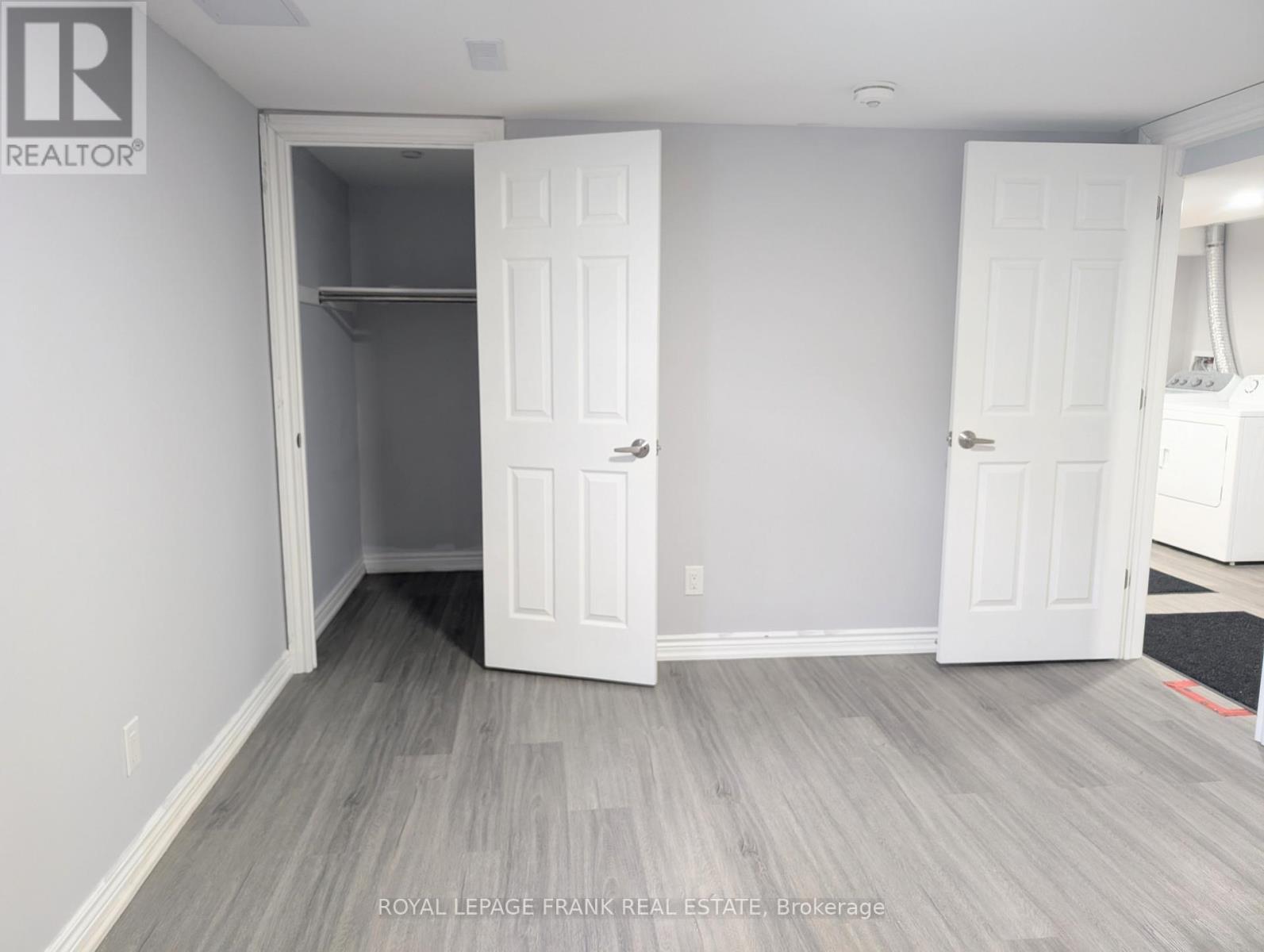 












BSMT - 99 ROBINSON CRESCENT

,
Whitby (Pringle Creek),




Ontario
L1N6W6

