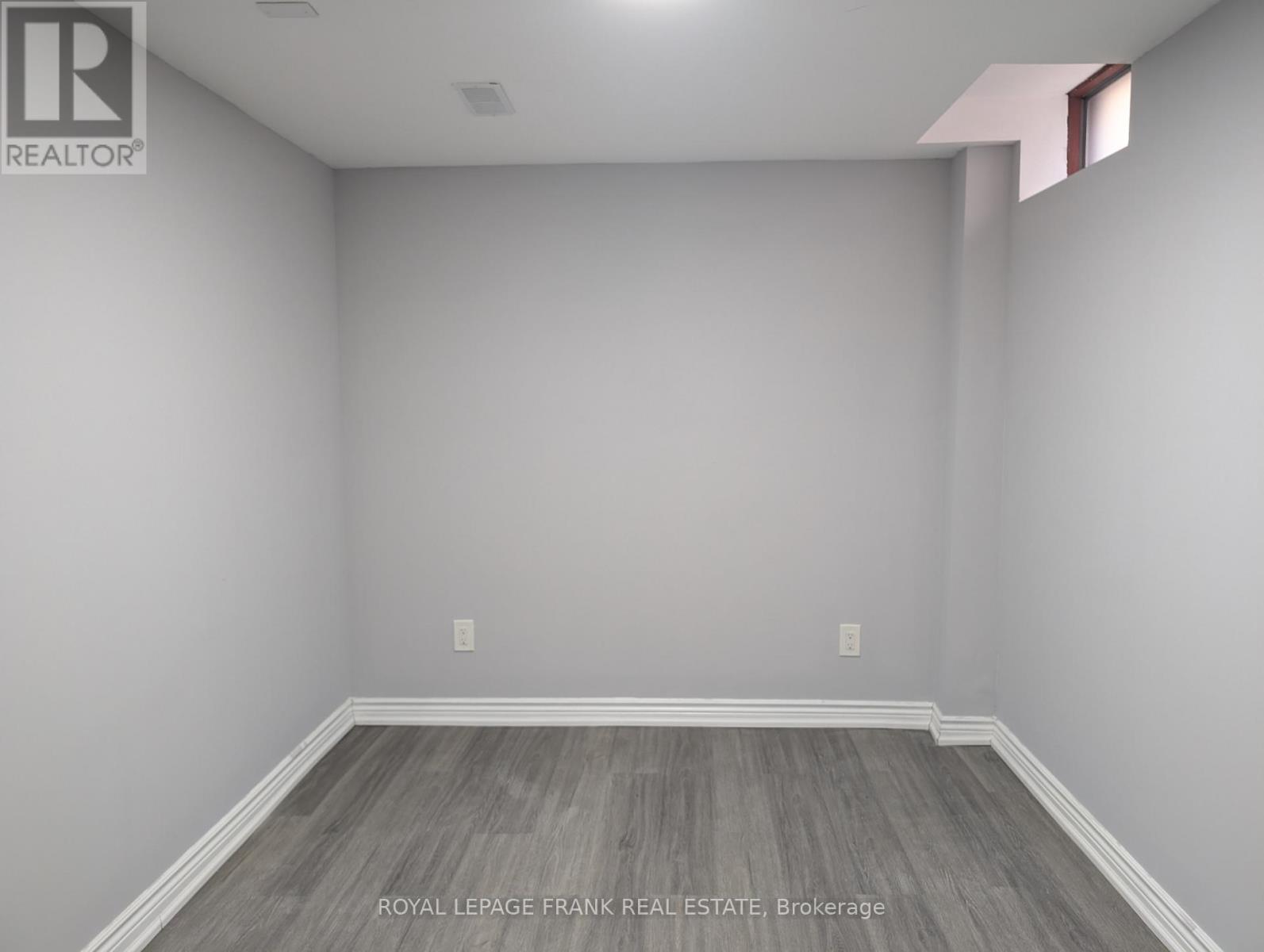 












BSMT - 99 ROBINSON CRESCENT

,
Whitby (Pringle Creek),




Ontario
L1N6W6

