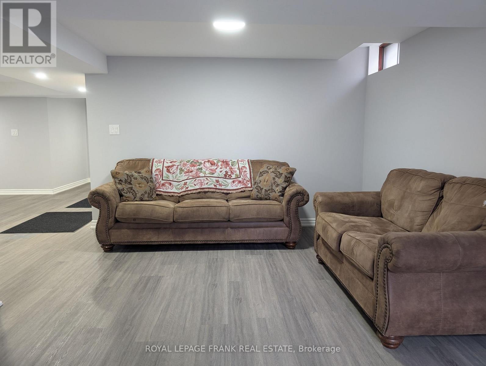 












BSMT - 99 ROBINSON CRESCENT

,
Whitby (Pringle Creek),




Ontario
L1N6W6

