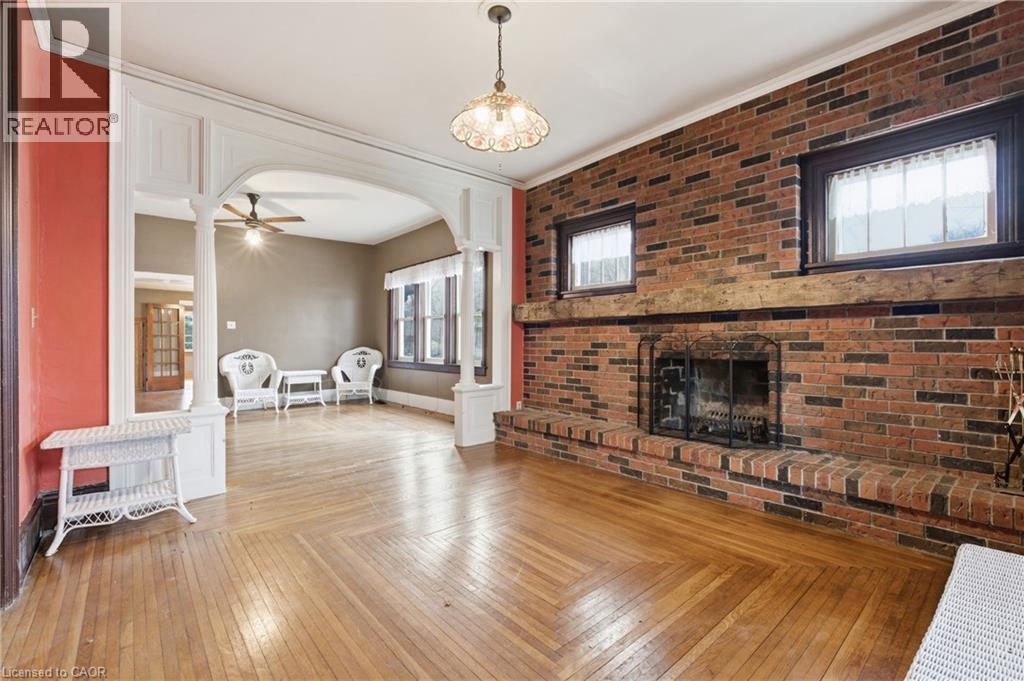 












211 CANBOROUGH Street

,
Smithville,




Ontario
L0R2A0

