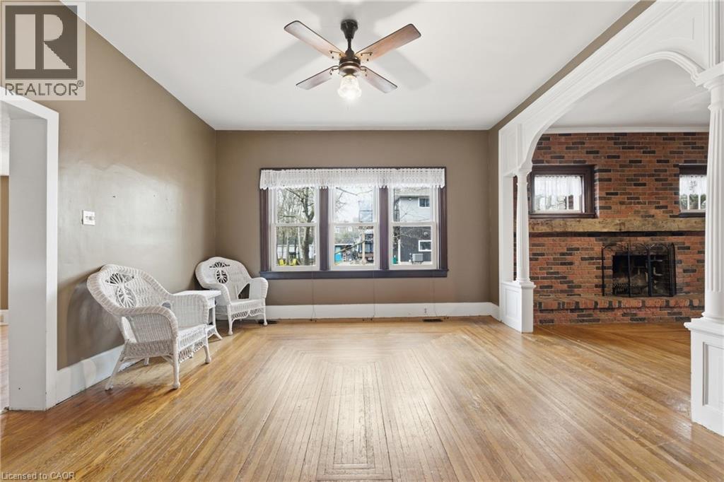 












211 CANBOROUGH Street

,
Smithville,




Ontario
L0R2A0

