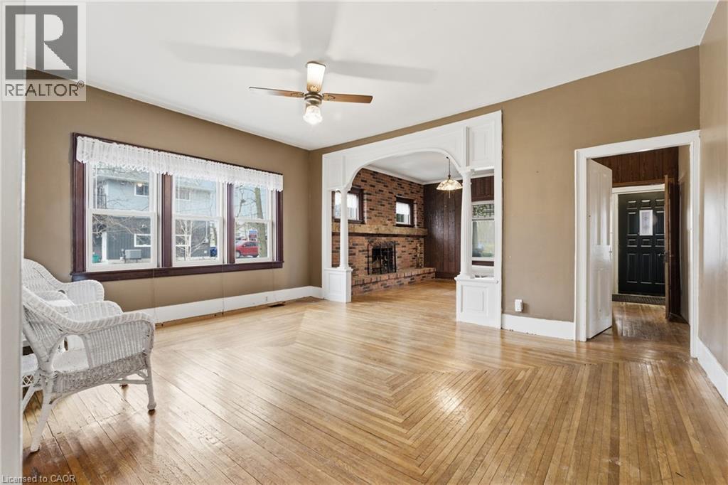 












211 CANBOROUGH Street

,
Smithville,




Ontario
L0R2A0


