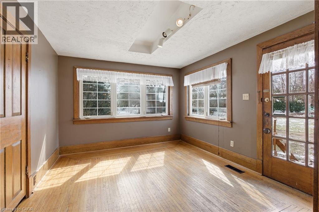 












211 CANBOROUGH Street

,
Smithville,




Ontario
L0R2A0

