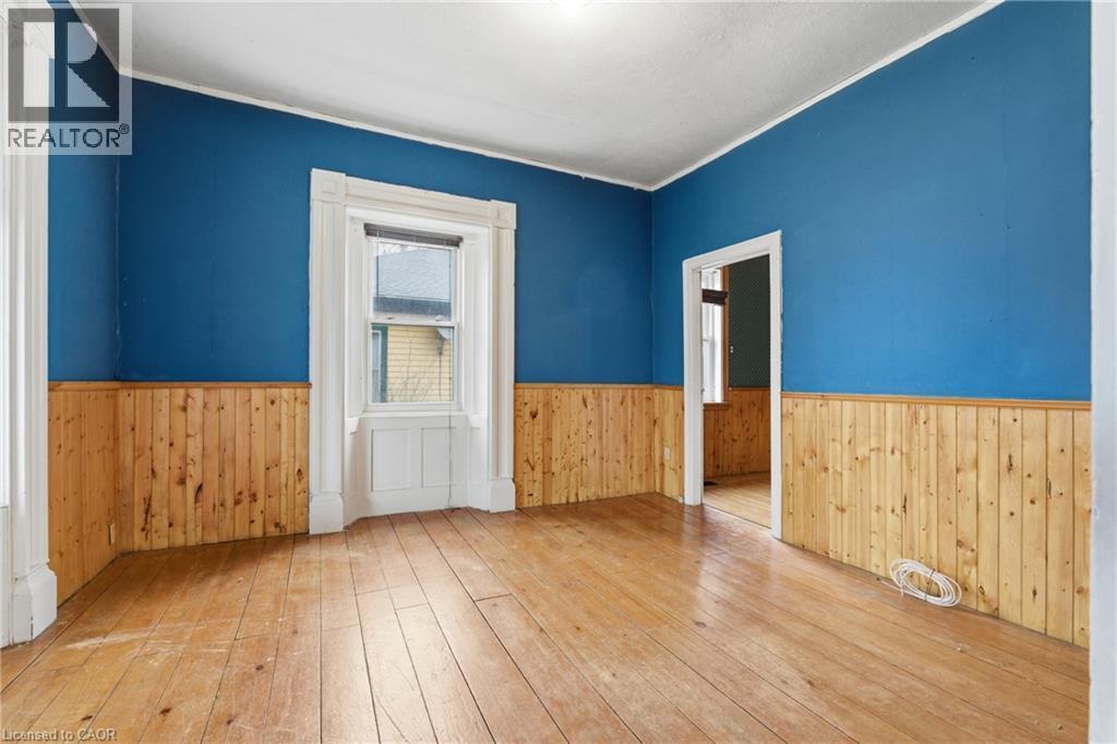 












211 CANBOROUGH Street

,
Smithville,




Ontario
L0R2A0

