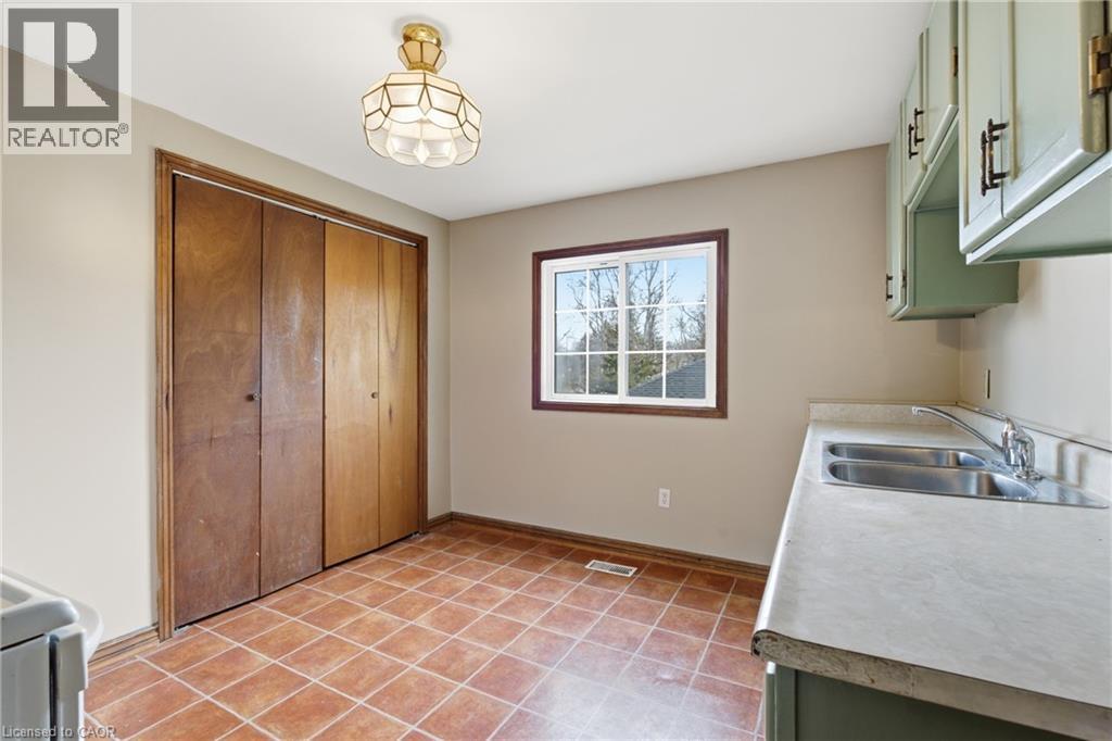 












211 CANBOROUGH Street

,
Smithville,




Ontario
L0R2A0

